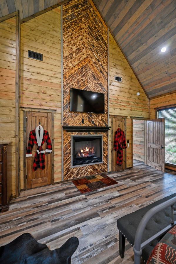 The Adirondack Honeymoon Hot Tub Soaking Tub Wood Burning Fireplace Stephens Gap ภายนอก รูปภาพ