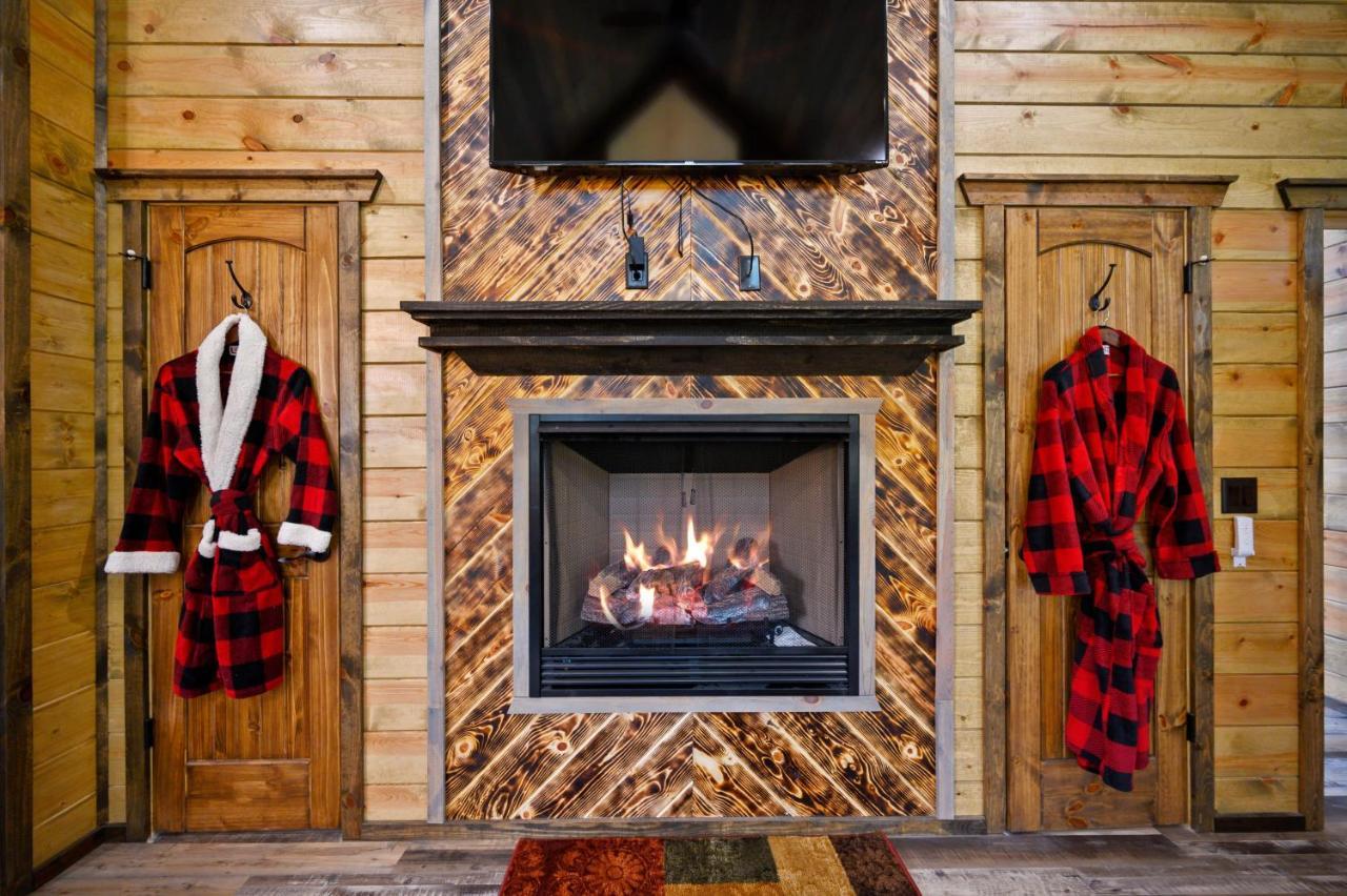 The Adirondack Honeymoon Hot Tub Soaking Tub Wood Burning Fireplace Stephens Gap ภายนอก รูปภาพ