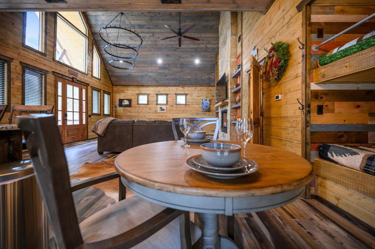 The Adirondack Honeymoon Hot Tub Soaking Tub Wood Burning Fireplace Stephens Gap ภายนอก รูปภาพ